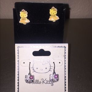 😻Hello Kitty earrings 😻